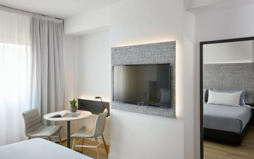 Habitación INNSIDE del hotel INNSiDE Barcelona Apolo. Foto 29
