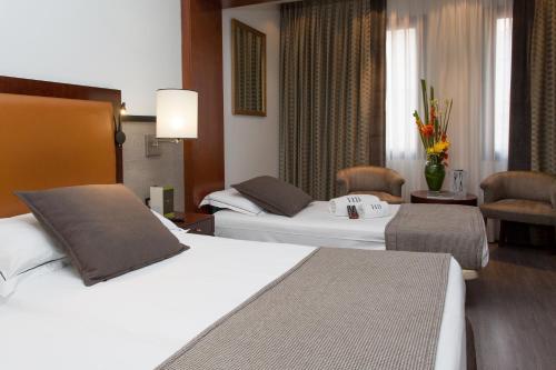 Habitación Doble con cama supletoria - 1 o 2 camas del hotel Balmoral. Foto 3