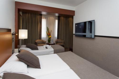 2 Habitaciones Dobles Comunicadas del hotel Balmoral. Foto 4