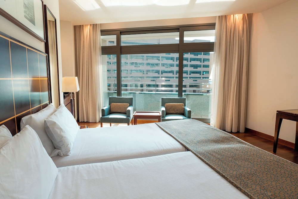 Habitación Premier con balcón del hotel Eurostars Grand Marina. Foto 3