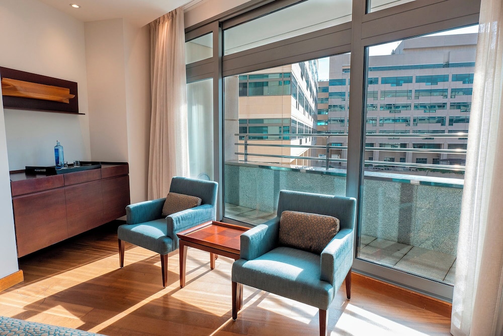 Habitación Premier con balcón del hotel Eurostars Grand Marina. Foto 5