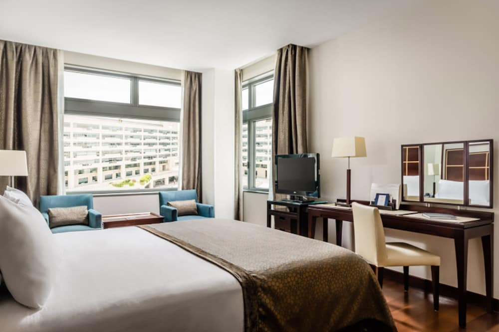 Habitación Deluxe del hotel Eurostars Grand Marina. Foto 1