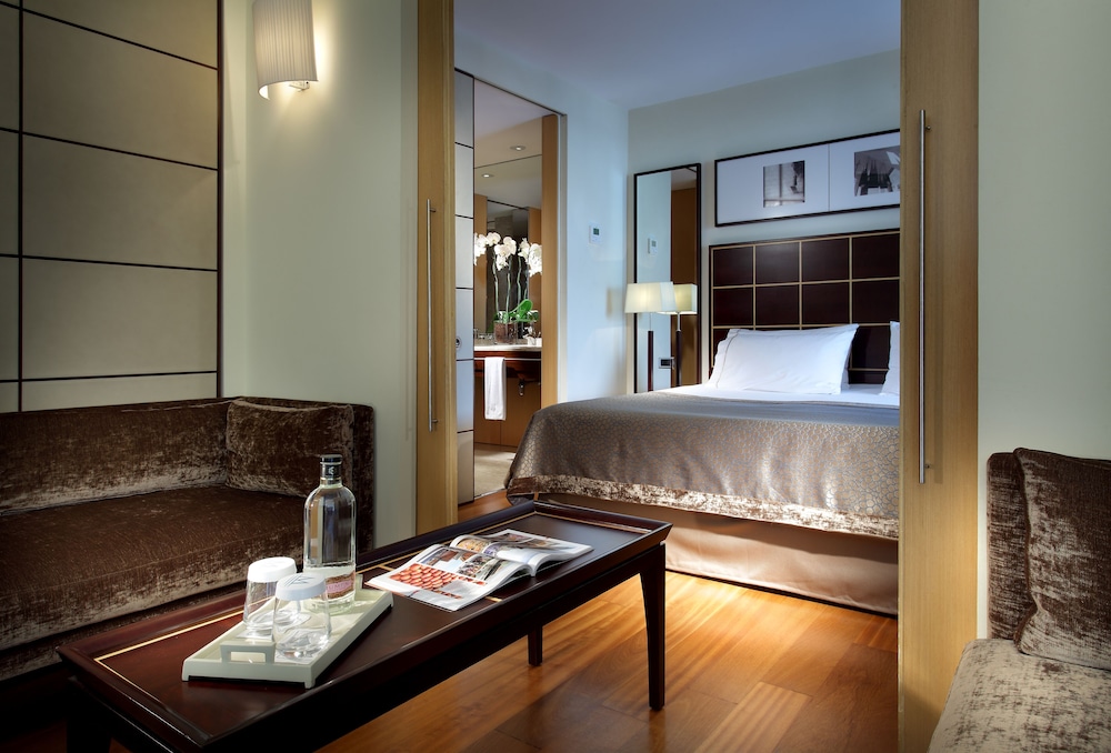 Junior Suite con balcón del hotel Eurostars Grand Marina