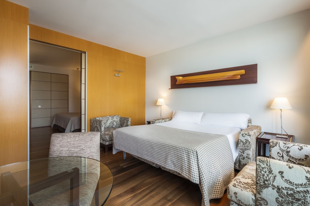 Suite Familiar del hotel Eurostars Grand Marina. Foto 1