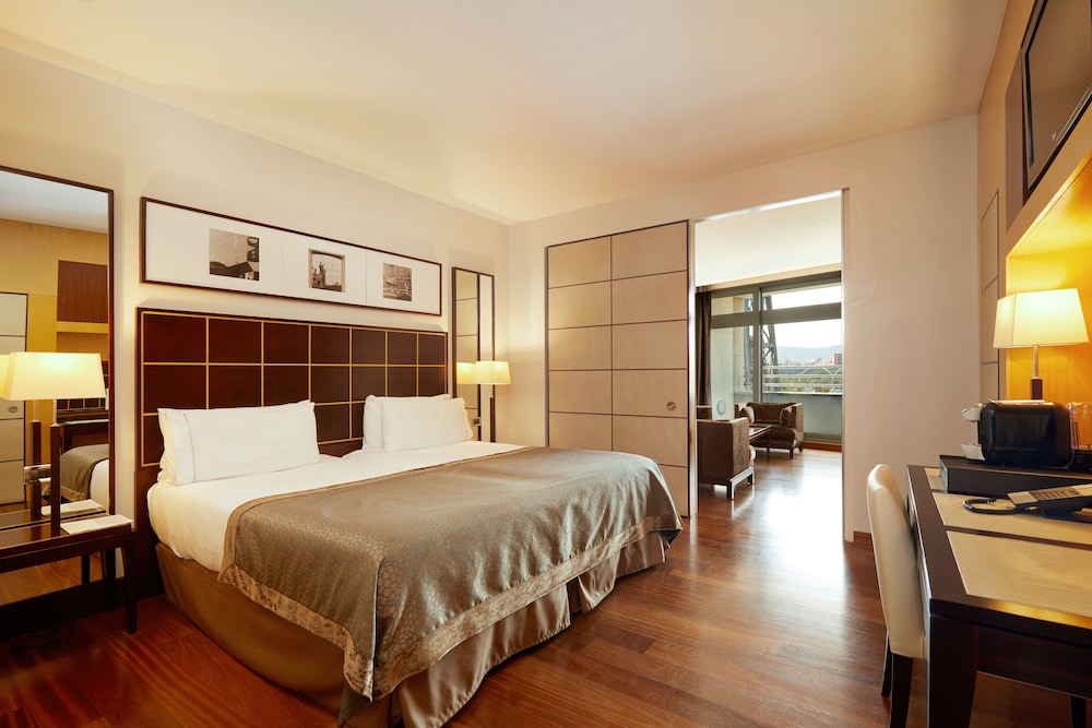 City Suite con vistas a la ciudad del hotel Eurostars Grand Marina