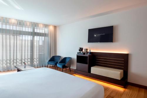 Habitación Premier con balcón del hotel Eurostars Grand Marina. Foto 2