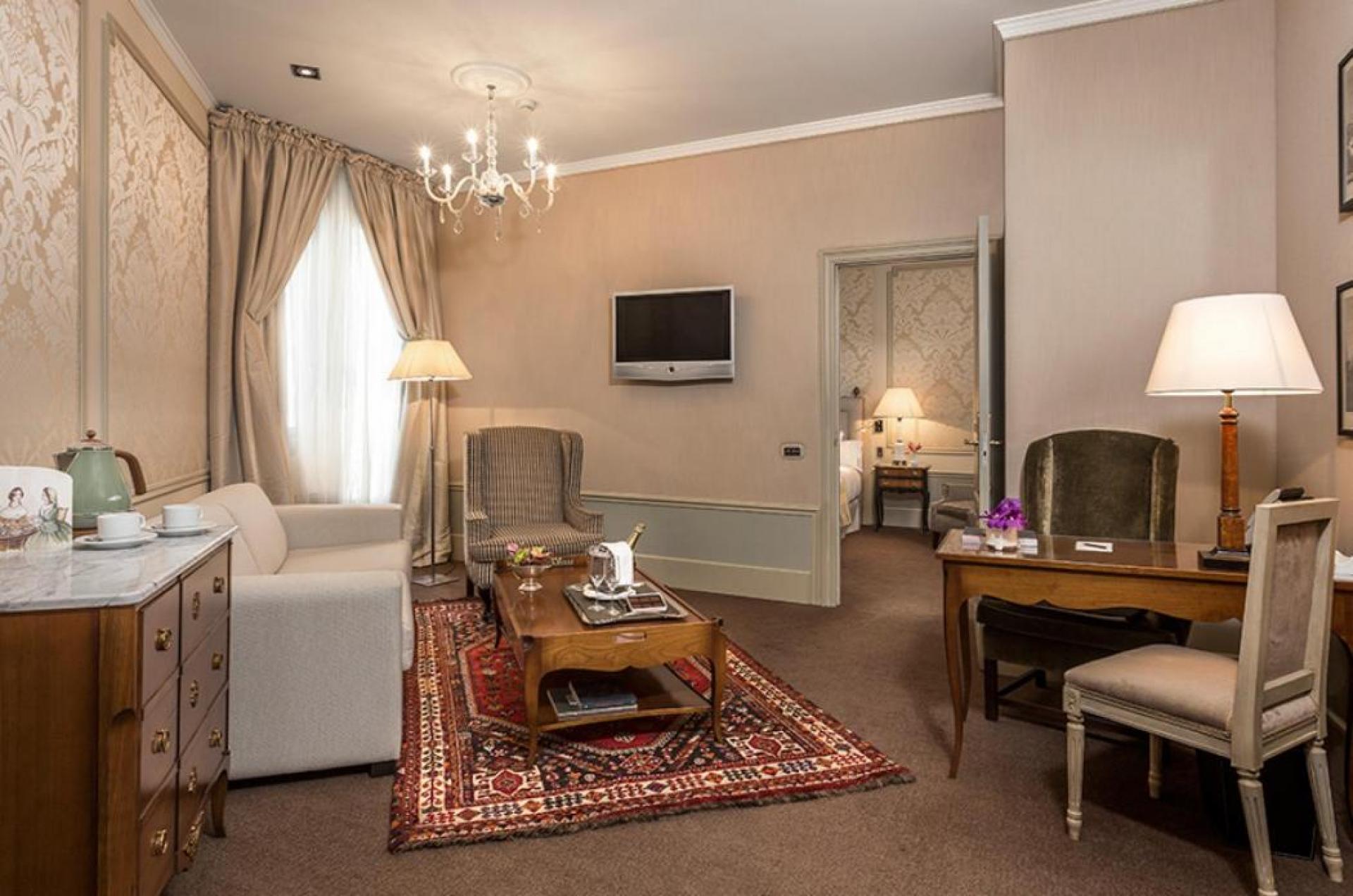 Suite Superior del hotel El Palace Barcelona. Foto 1