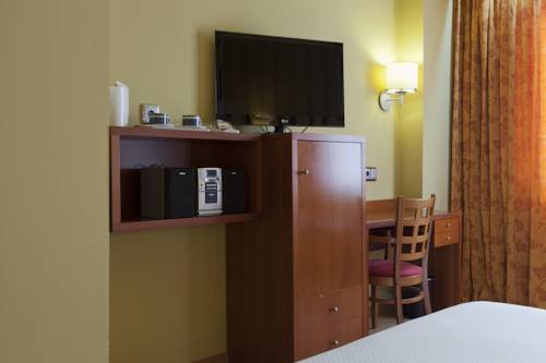 Habitación familiar del hotel Ilunion Les Corts Spa. Foto 1