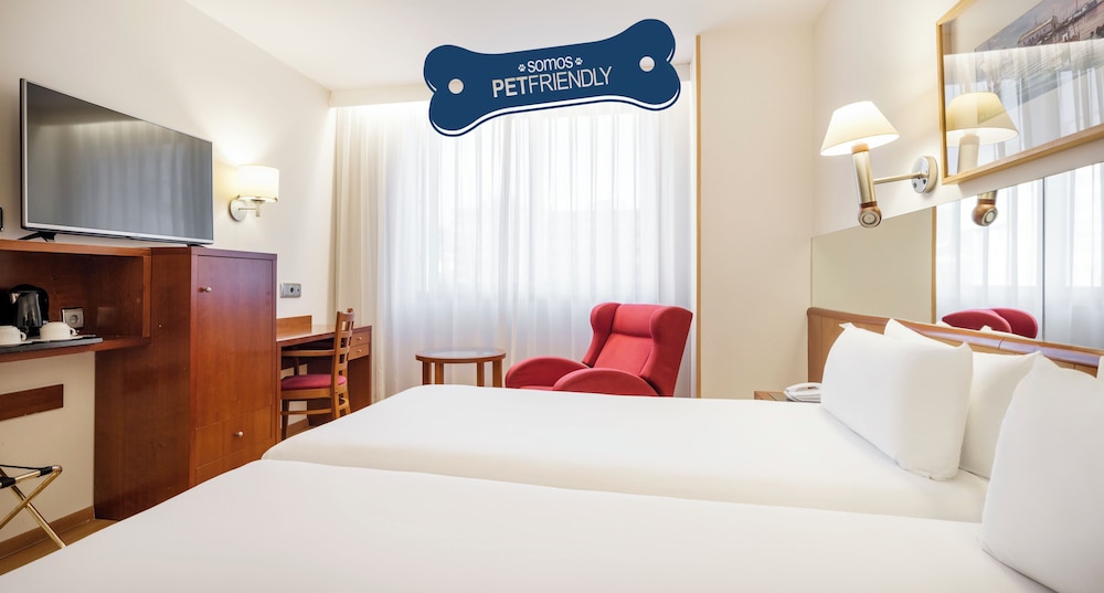 Habitación doble del hotel Ilunion Les Corts Spa. Foto 3
