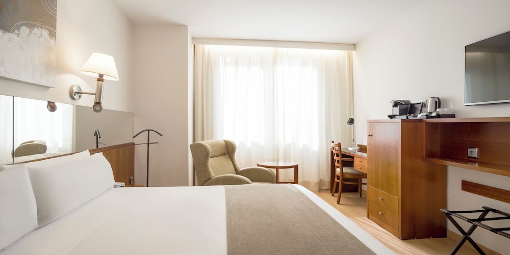 Habitación ejecutiva del hotel Ilunion Les Corts Spa. Foto 3