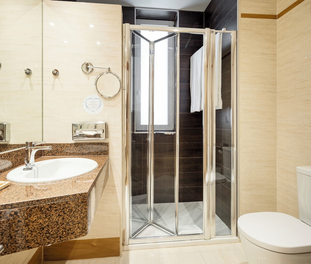 Habitación ejecutiva del hotel Ilunion Les Corts Spa. Foto 4