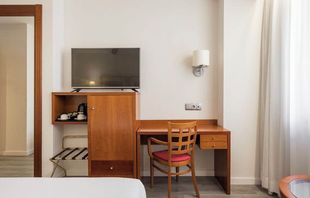 Habitación individual del hotel Ilunion Les Corts Spa. Foto 2