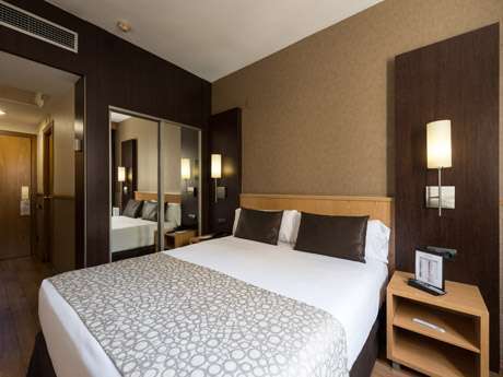 Habitación individual del hotel Catalonia Sagrada Familia. Foto 1