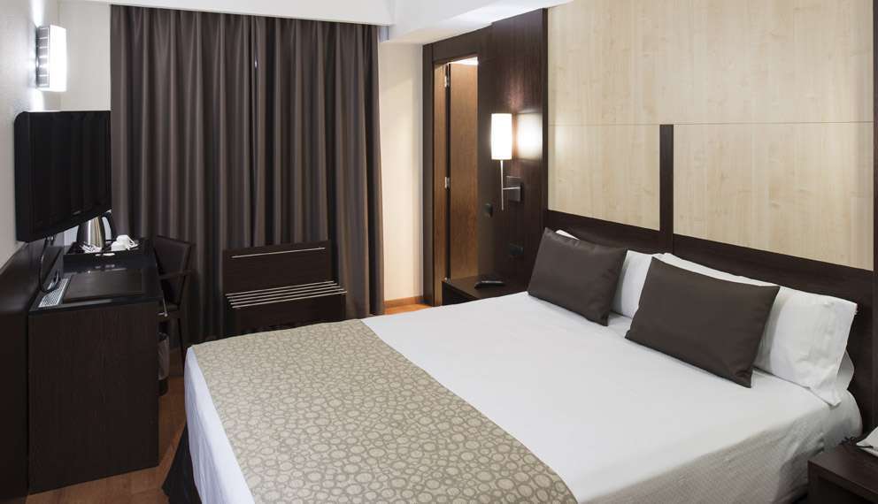 Habitación doble Premium del hotel Catalonia Sagrada Familia. Foto 1