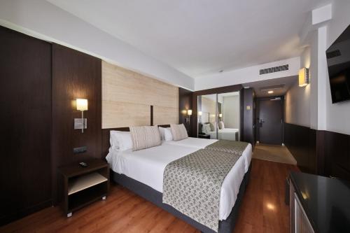 Habitación Doble Premium del hotel Catalonia Sagrada Familia. Foto 9