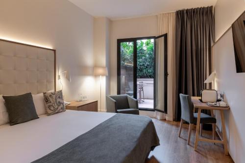 Habitación Doble Superior con vistas interiores del hotel Gran Havana. Foto 2