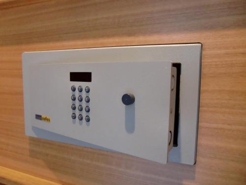 Habitación Doble Estándar - 1 o 2 camas del hotel Barcelona Universal. Foto 4