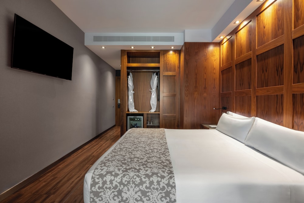 Habitación Premium (Pool) del hotel Catalonia Plaza Cataluña. Foto 1