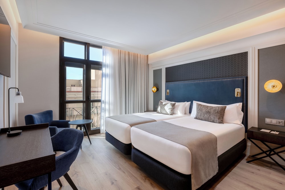 Habitación Premium doble, vistas a la ciudad del hotel Catalonia Plaza Cataluña