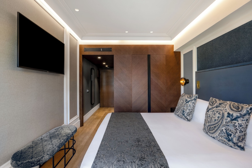Habitación Premium doble, balcón, vistas a la ciudad del hotel Catalonia Plaza Cataluña. Foto 1