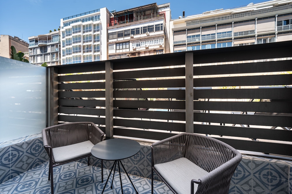 Habitación Premium, terraza del hotel Catalonia Plaza Cataluña. Foto 4