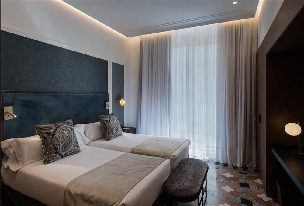 Habitación Premium doble del hotel Catalonia Plaza Cataluña. Foto 2