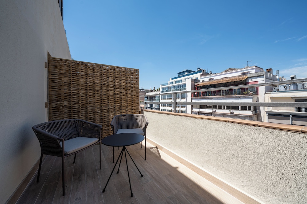 Habitación Premium doble, balcón, vistas a la ciudad del hotel Catalonia Plaza Cataluña. Foto 6