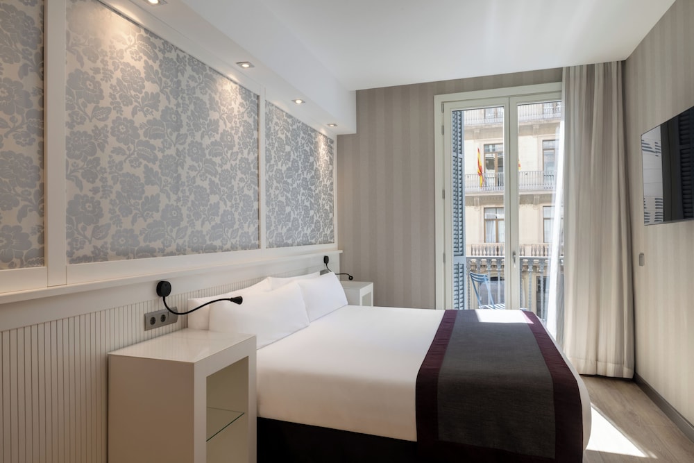 Habitación Doble del hotel Catalonia Plaza Cataluña. Foto 2