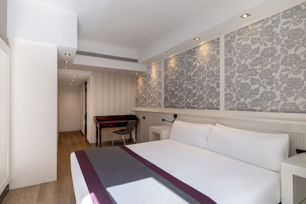 Habitación Doble del hotel Catalonia Plaza Cataluña. Foto 3
