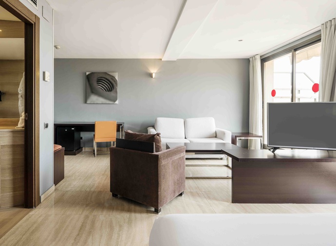 Junior suite del hotel Ilunion Almirante. Foto 1