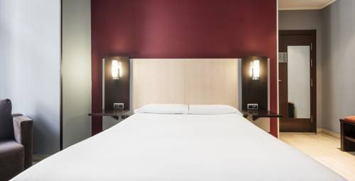 Habitación doble del hotel Ilunion Almirante. Foto 2