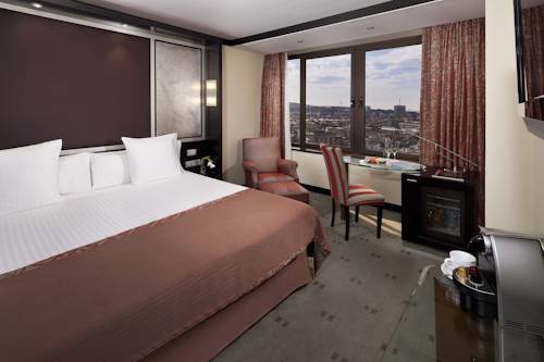 Habitación Premium Vista Ciudad del hotel Melia Barcelona Sarrià. Foto 3