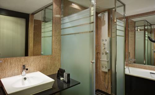 Habitación Meliá del hotel Melia Barcelona Sarrià. Foto 1