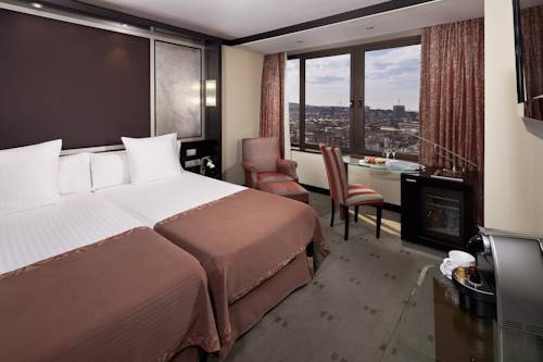 Habitación Premium Vista Ciudad 2 camas del hotel Melia Barcelona Sarrià. Foto 2