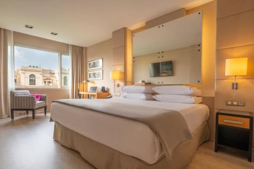 Habitación Doble Estándar - 1 o 2 camas del hotel Hesperia Presidente. Foto 2