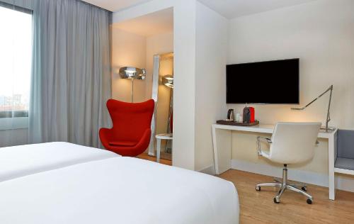 Habitación Doble Superior - 1 o 2 camas del hotel NH Collection Barcelona Gran Hotel Calderón. Foto 2