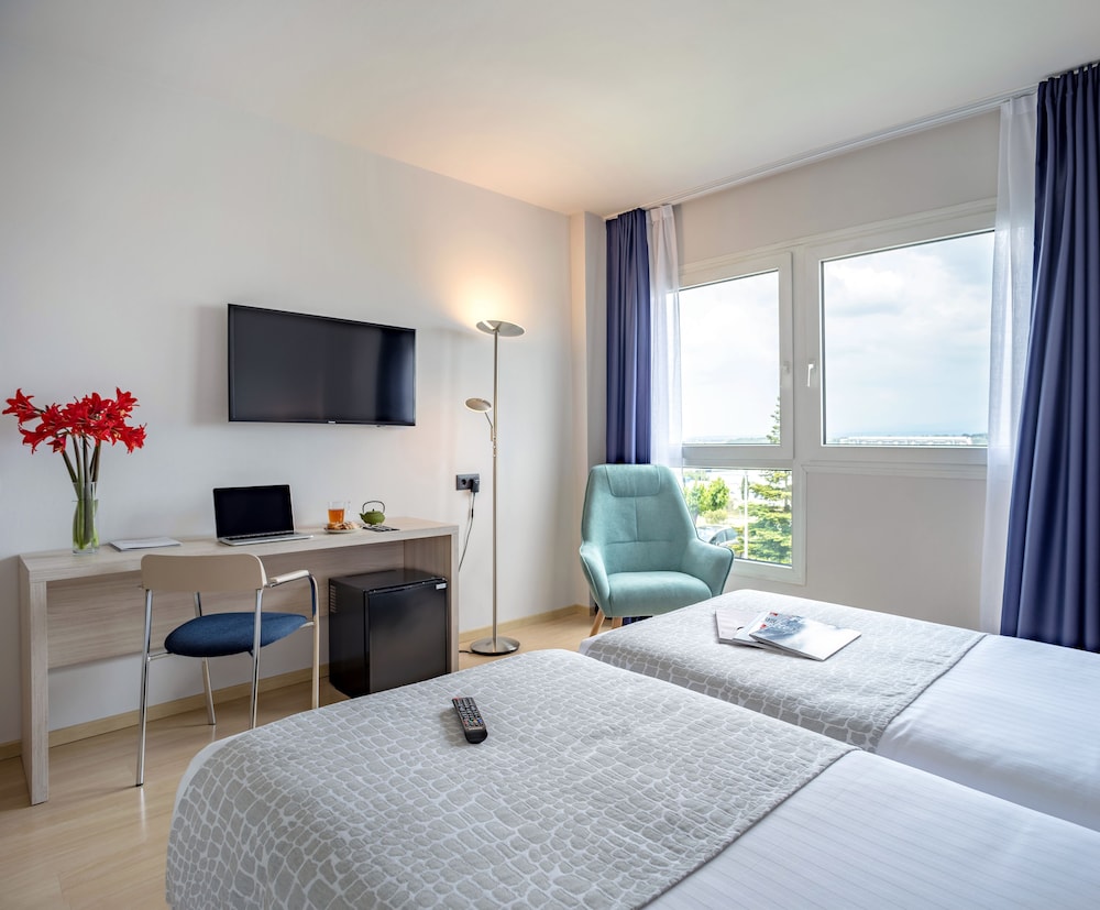 Ejecutiva 2 camas del hotel Augusta Barcelona Vallés. Foto 1