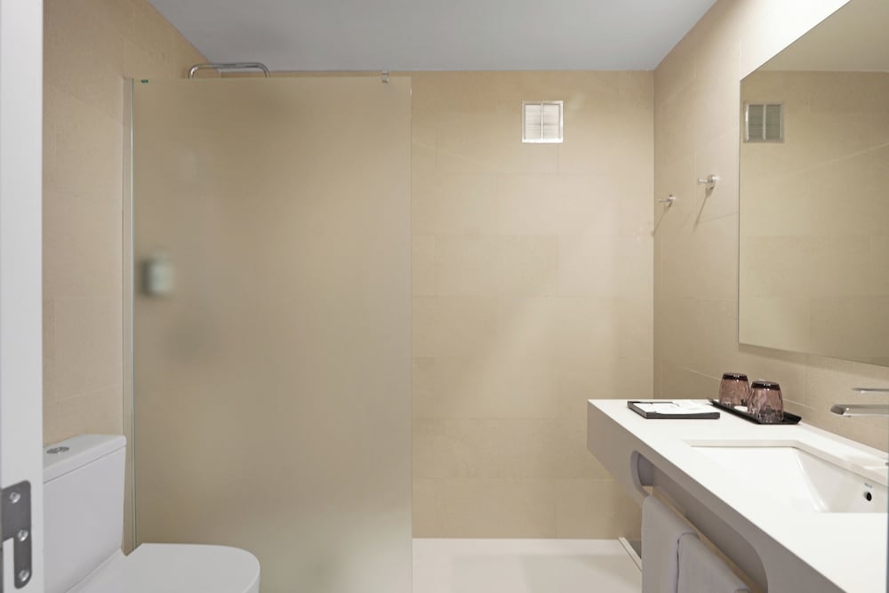 Ejecutiva 2 camas del hotel Augusta Barcelona Vallés. Foto 4