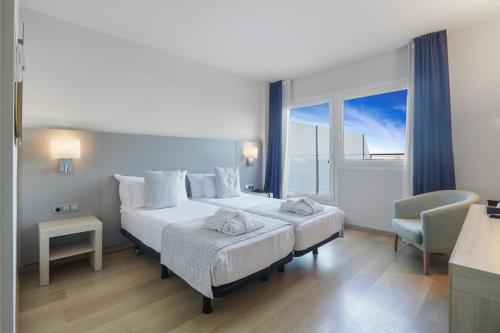 Habitación Doble Deluxe con terraza del hotel Augusta Barcelona Vallés