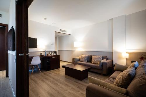 Suite del hotel Catalonia Gran Verdi. Foto 6