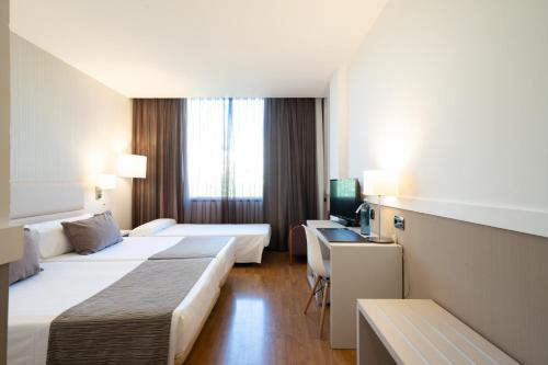 Habitación Triple del hotel Catalonia Gran Verdi. Foto 3