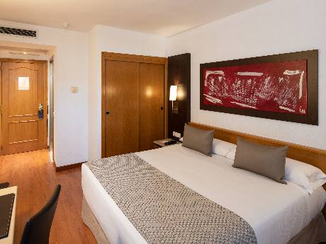 Habitación doble del hotel Catalonia Bristol. Foto 2