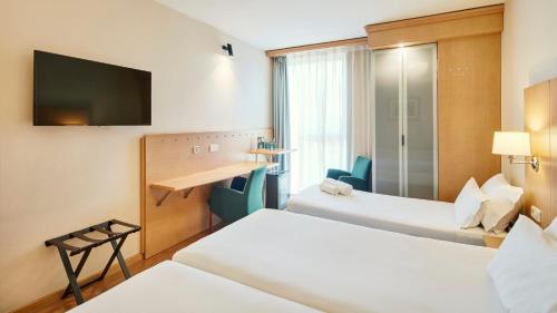 Double Room with Extra Bed del hotel Sercotel Porta Barcelona. Foto 2