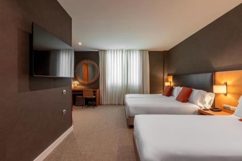 Habitación Triple del hotel Acta Sant Just. Foto 2