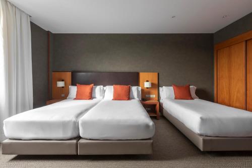 Habitación Triple del hotel Acta Sant Just. Foto 3