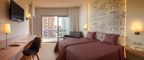 Habitación Superior con terraza - 2 camas del hotel RH Princesa. Foto 4