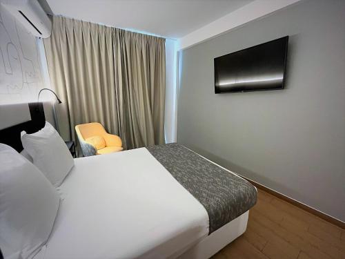 Habitación Individual con balcón del hotel Climia Benidorm Plaza. Foto 1