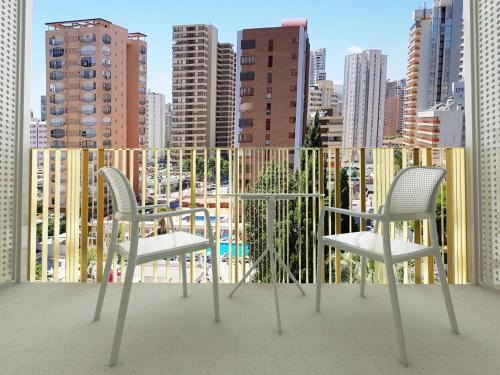 Habitación Doble con vistas a la piscina del hotel Gala Placidia. Foto 3
