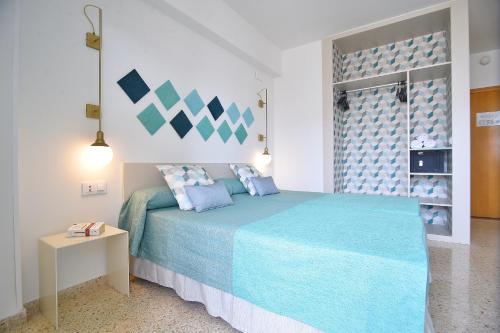 Habitación Doble con vistas a la piscina del hotel Gala Placidia. Foto 6