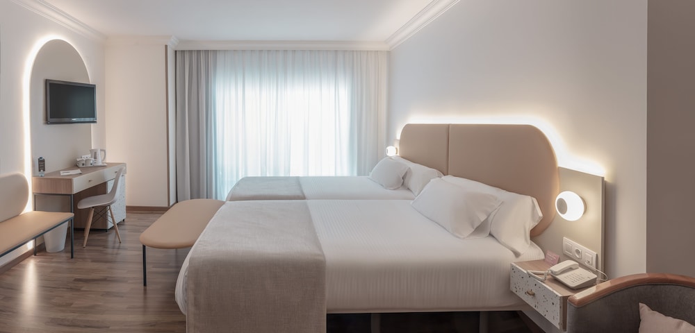 Habitación Deluxe, terraza, vistas a la ciudad del hotel RH Victoria & Spa